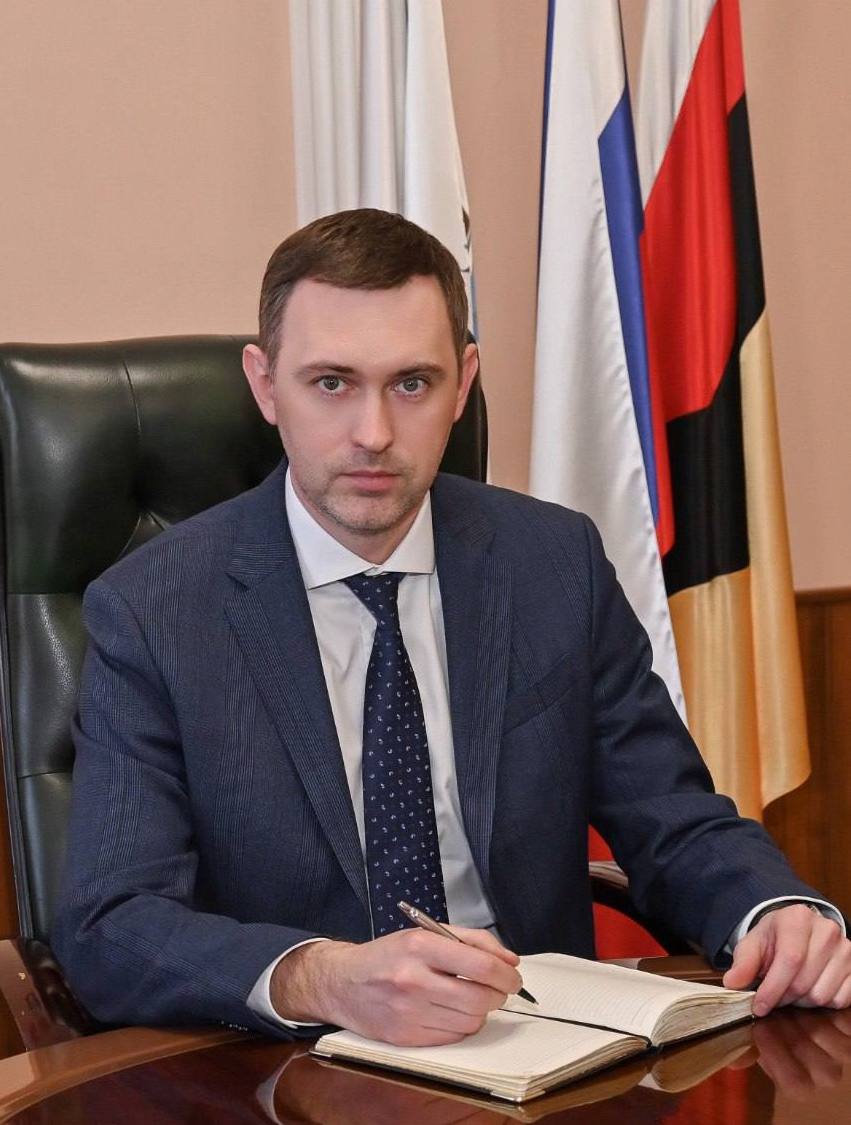 Леонов Максим Геннадьевич.