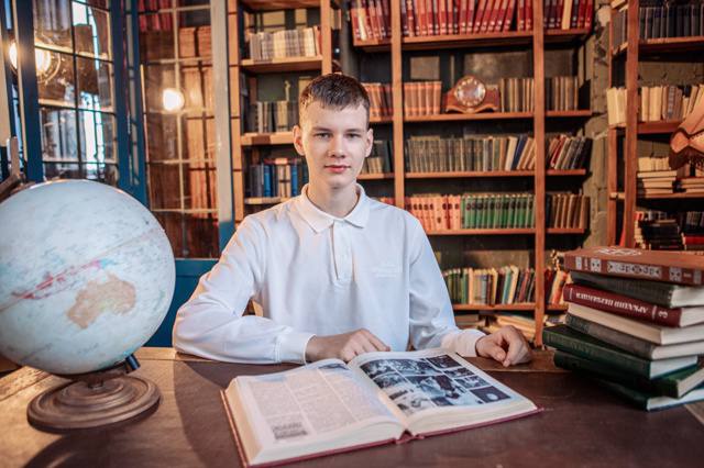 Энгельсский выпускник сдал ЕГЭ по физике на 100 баллов.
