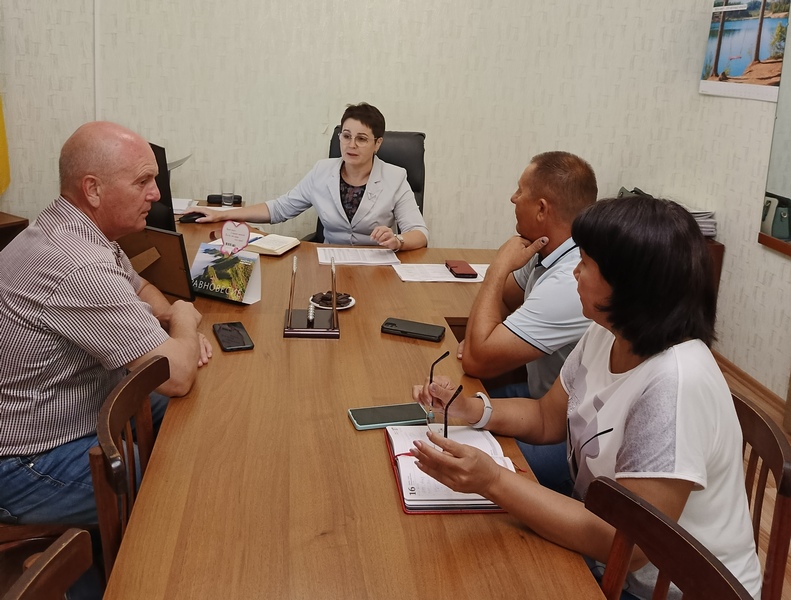Глава Терновского МО обсудила с представителем ресурсоснабжающей организации вопросы водоснабжения населенных пунктов.