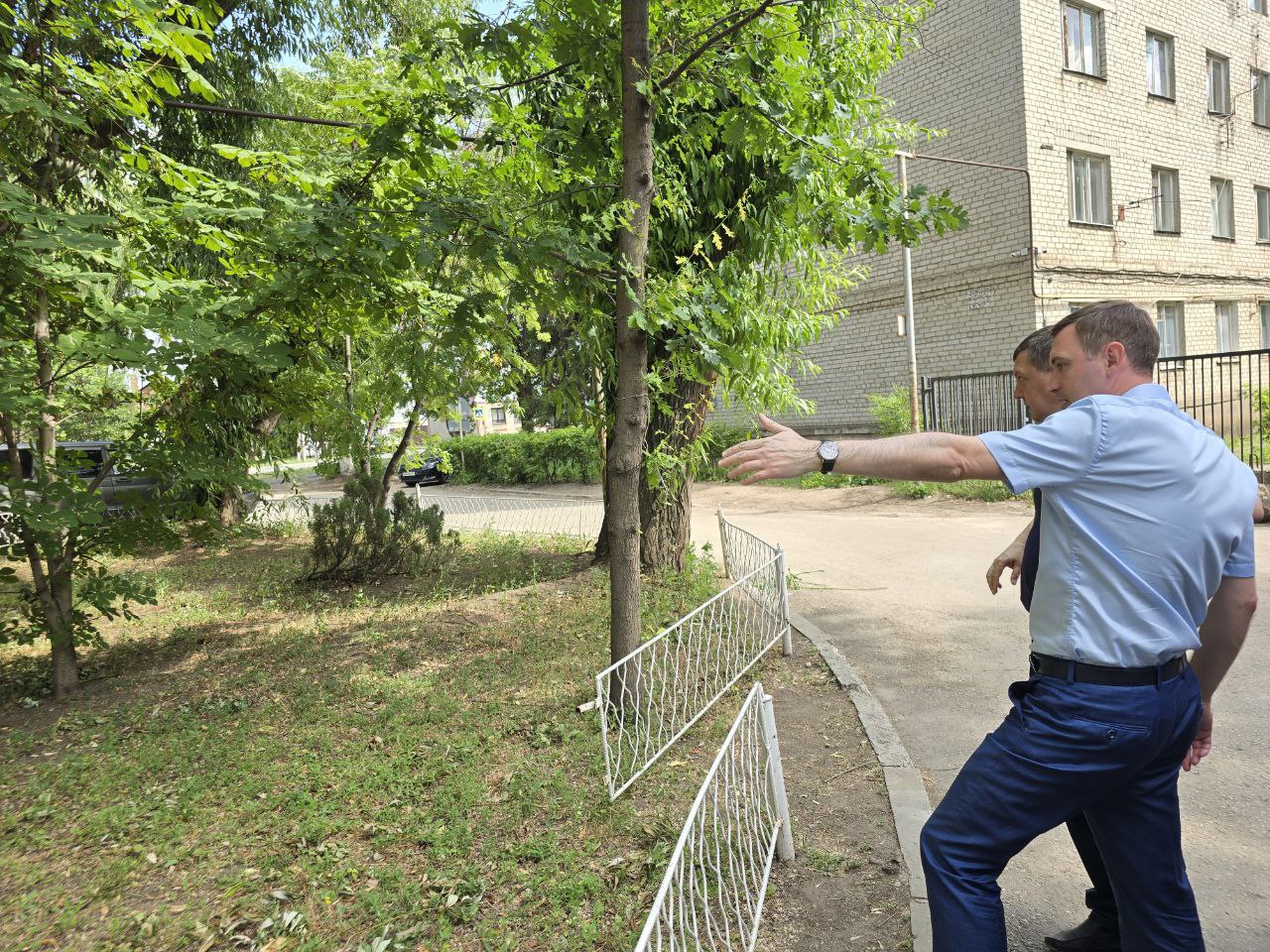 Максим Леонов дал ряд поручений после объезда города.