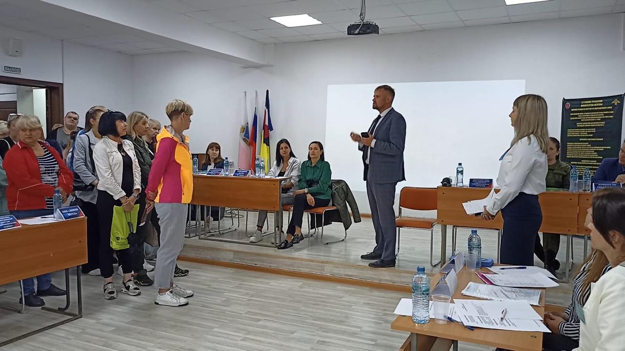 В Энгельсе состоялась Всероссийская ярмарка трудоустройства «Работа России. Время возможностей».