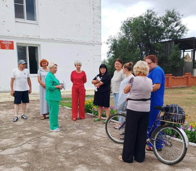 В населенных пунктах Красноярского МО состоялись встречи с местными жителями. В населенных пунктах Красноярского МО состоялись встречи с местными жителями.